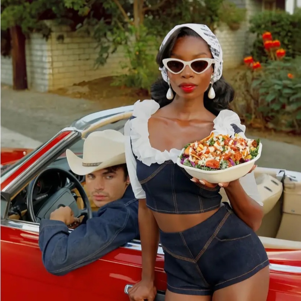 Meet your Posher, Elaine